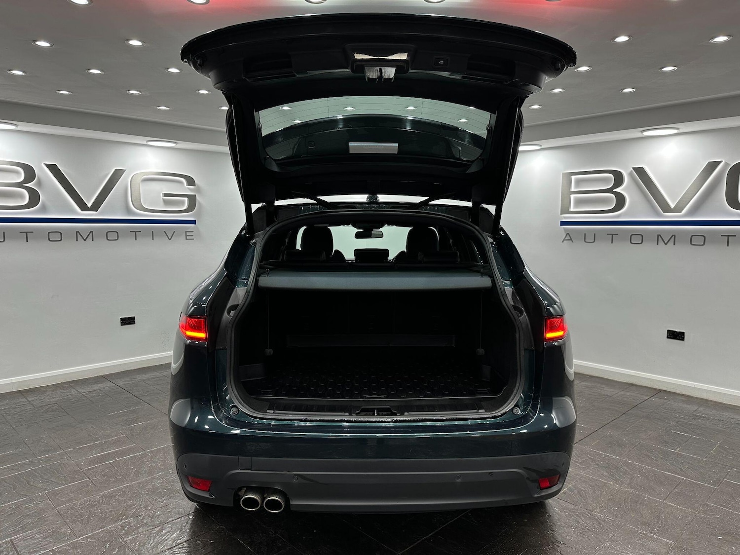 Used Jaguar F-Pace 2016 for sale - 76772033: Photo 31