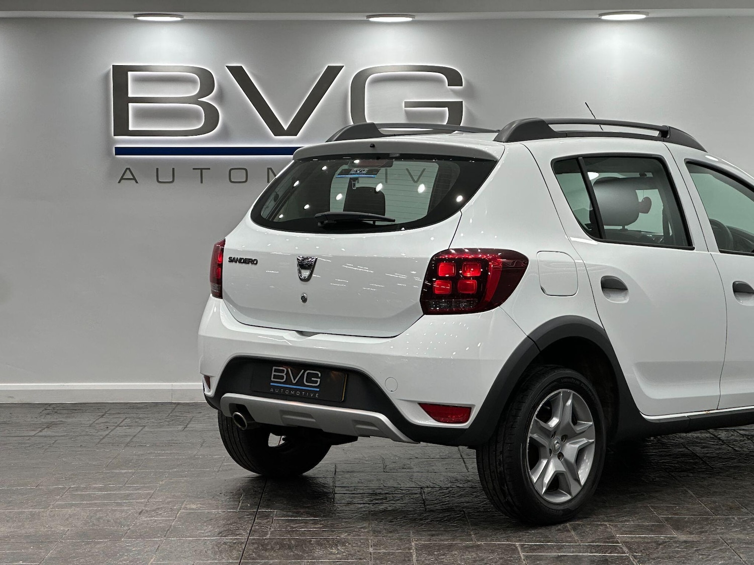 Used Dacia Sandero Stepway 2017 for sale - 76360142: Photo 15