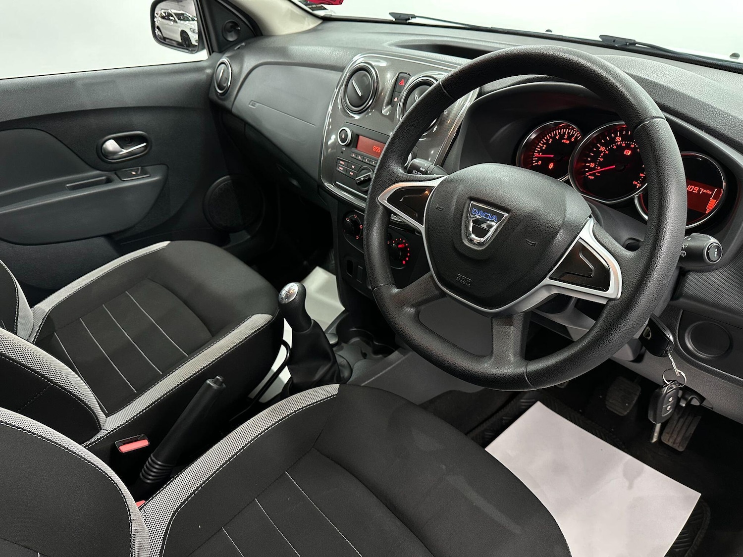 Used Dacia Sandero Stepway 2017 for sale - 76360142: Photo 20