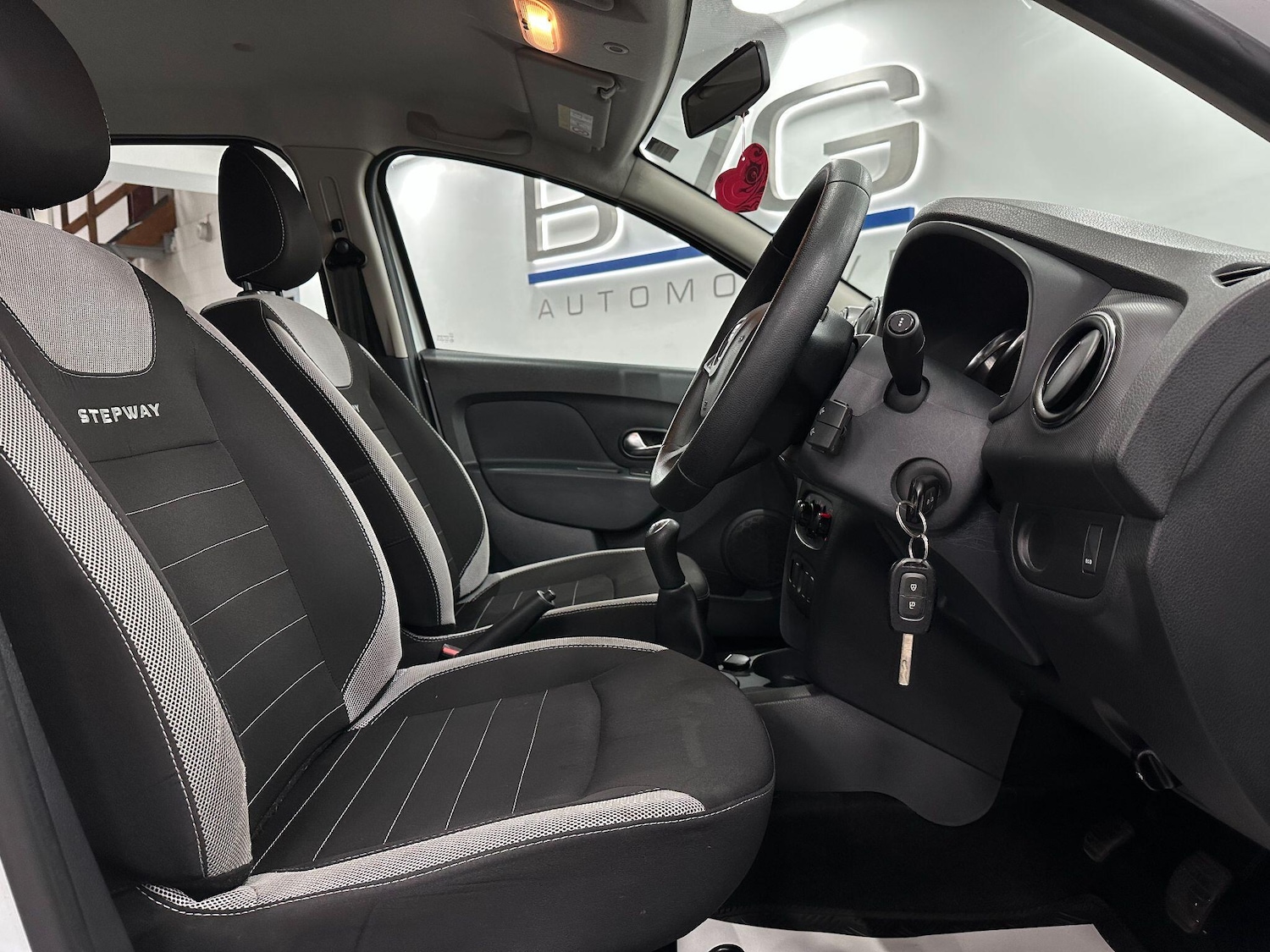 Used Dacia Sandero Stepway 2017 for sale - 76360142: Photo 21