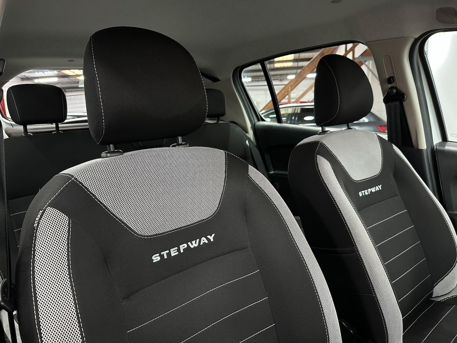 Used Dacia Sandero Stepway 2017 for sale - 76360142: Photo 22