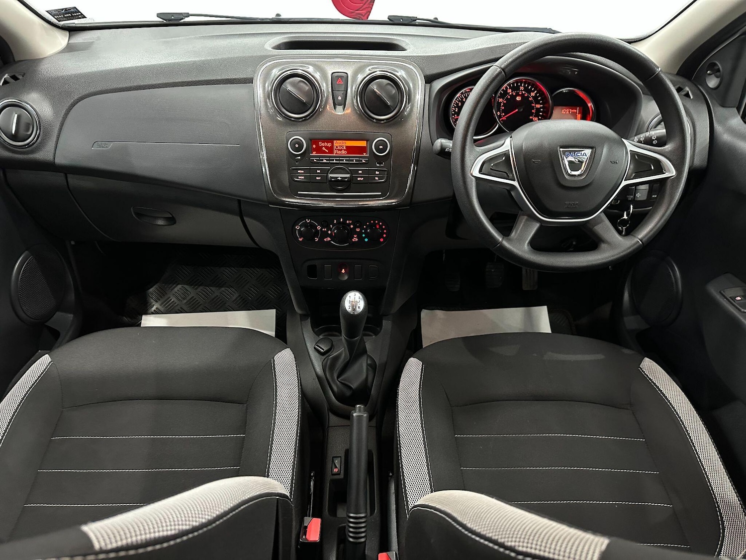 Used Dacia Sandero Stepway 2017 for sale - 76360142: Photo 27