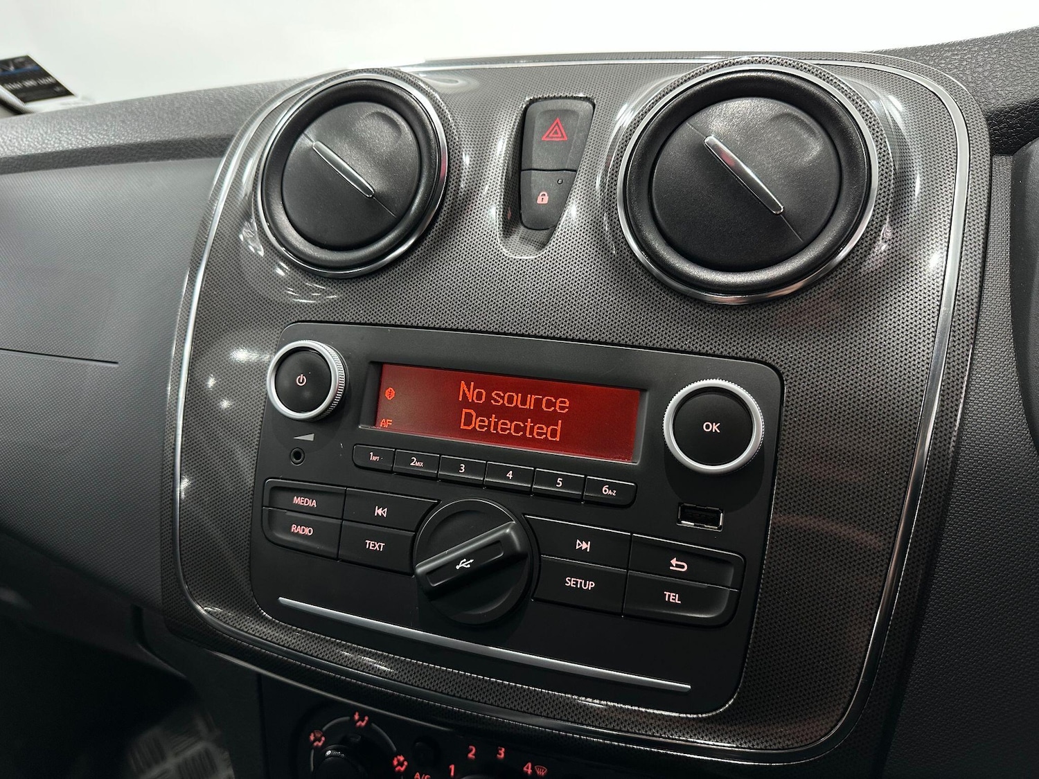 Used Dacia Sandero Stepway 2017 for sale - 76360142: Photo 31