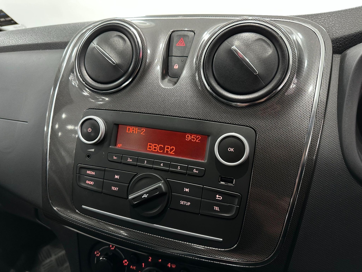 Used Dacia Sandero Stepway 2017 for sale - 76360142: Photo 34
