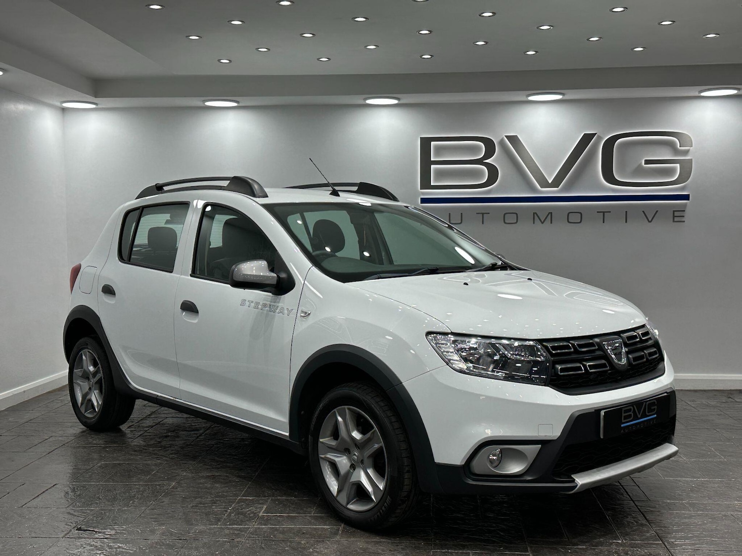 Used Dacia Sandero Stepway 2017 for sale - 76360142: Photo 4