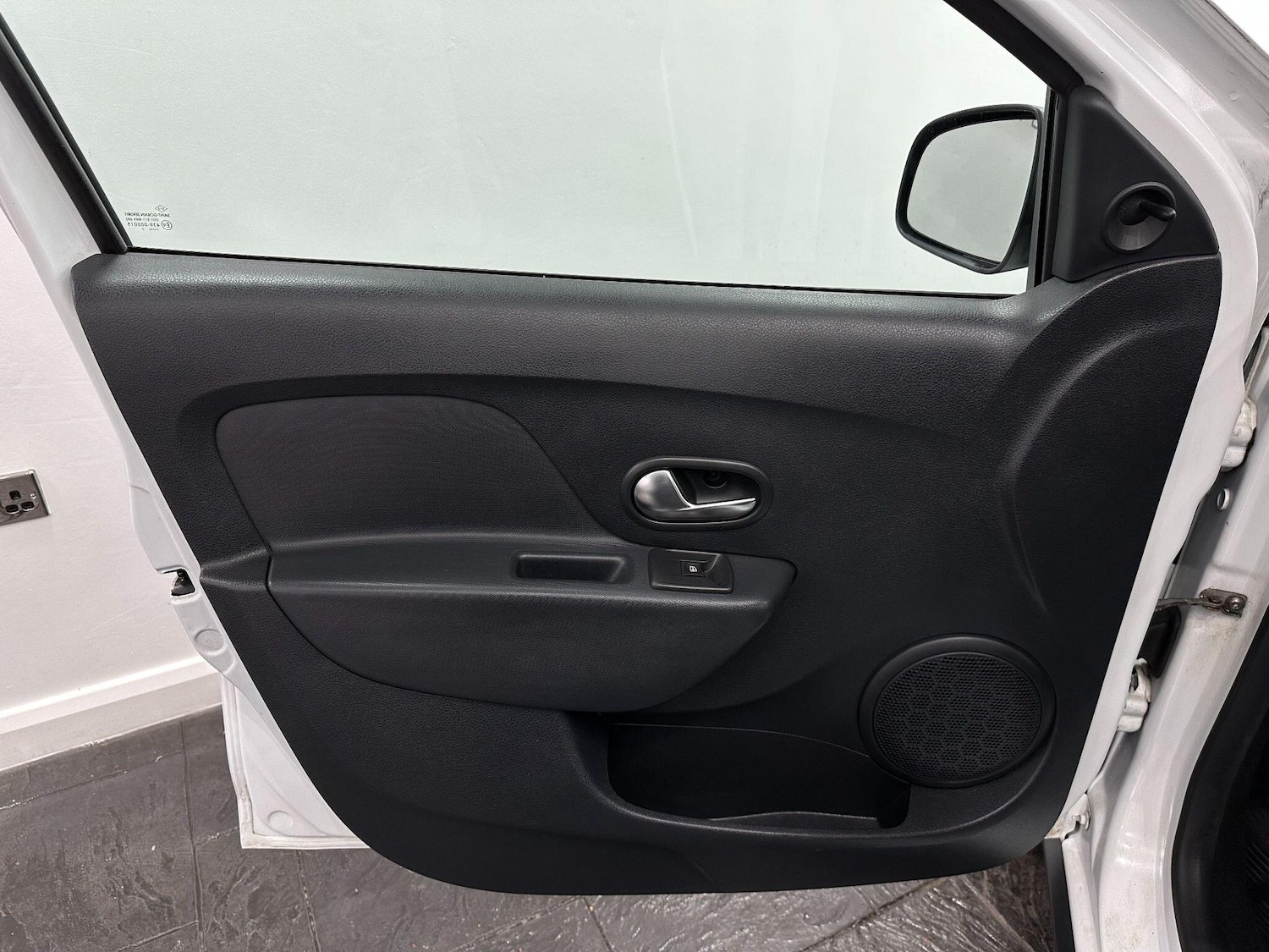 Used Dacia Sandero Stepway 2017 for sale - 76360142: Photo 41