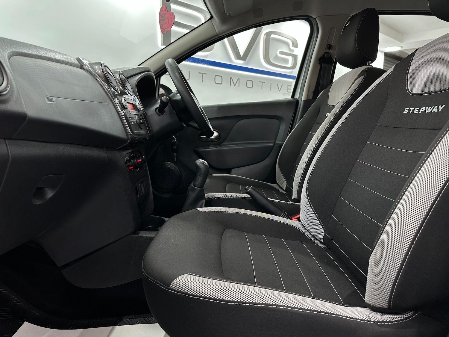 Used Dacia Sandero Stepway 2017 for sale - 76360142: Photo 44