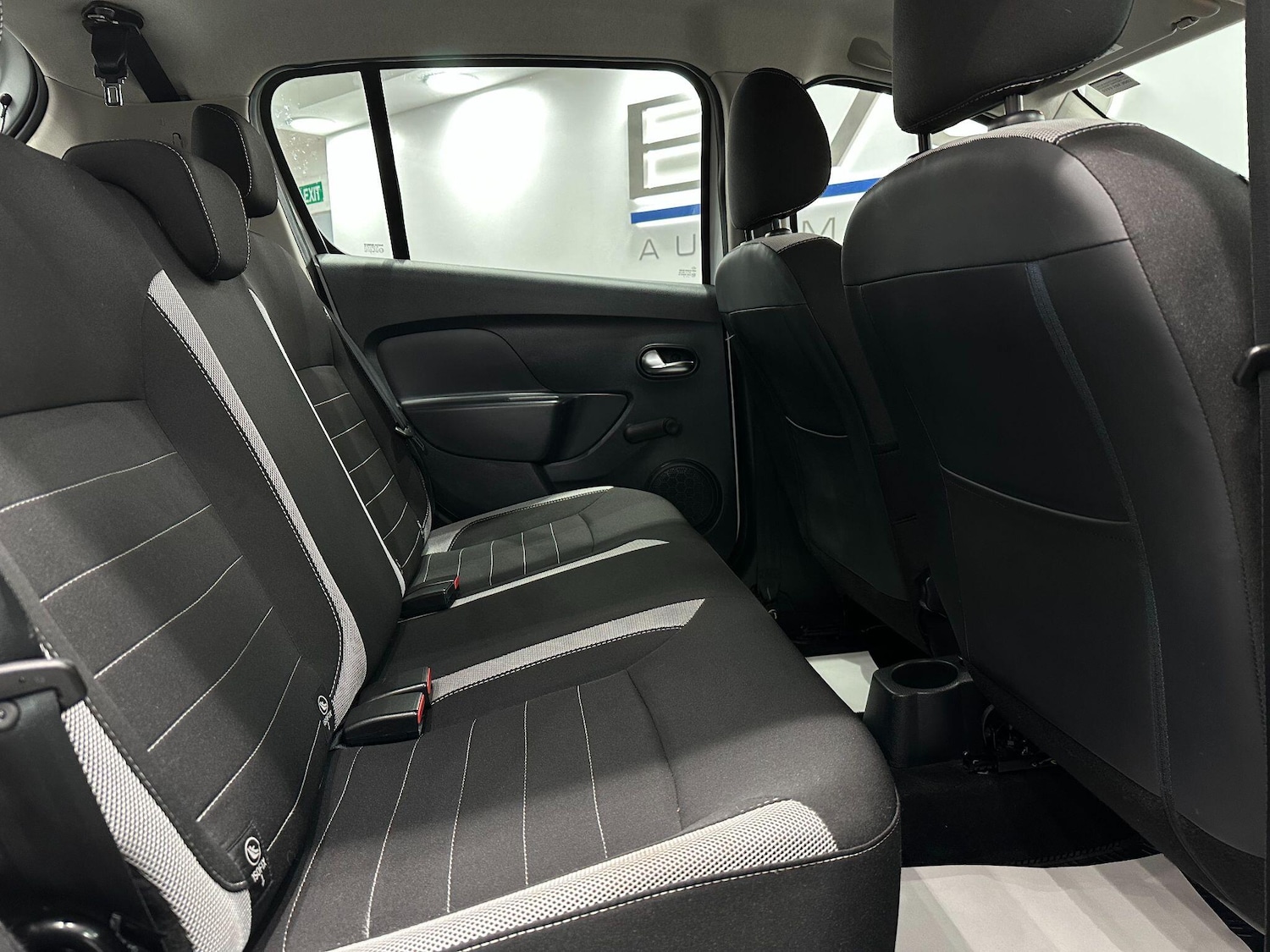 Used Dacia Sandero Stepway 2017 for sale - 76360142: Photo 49
