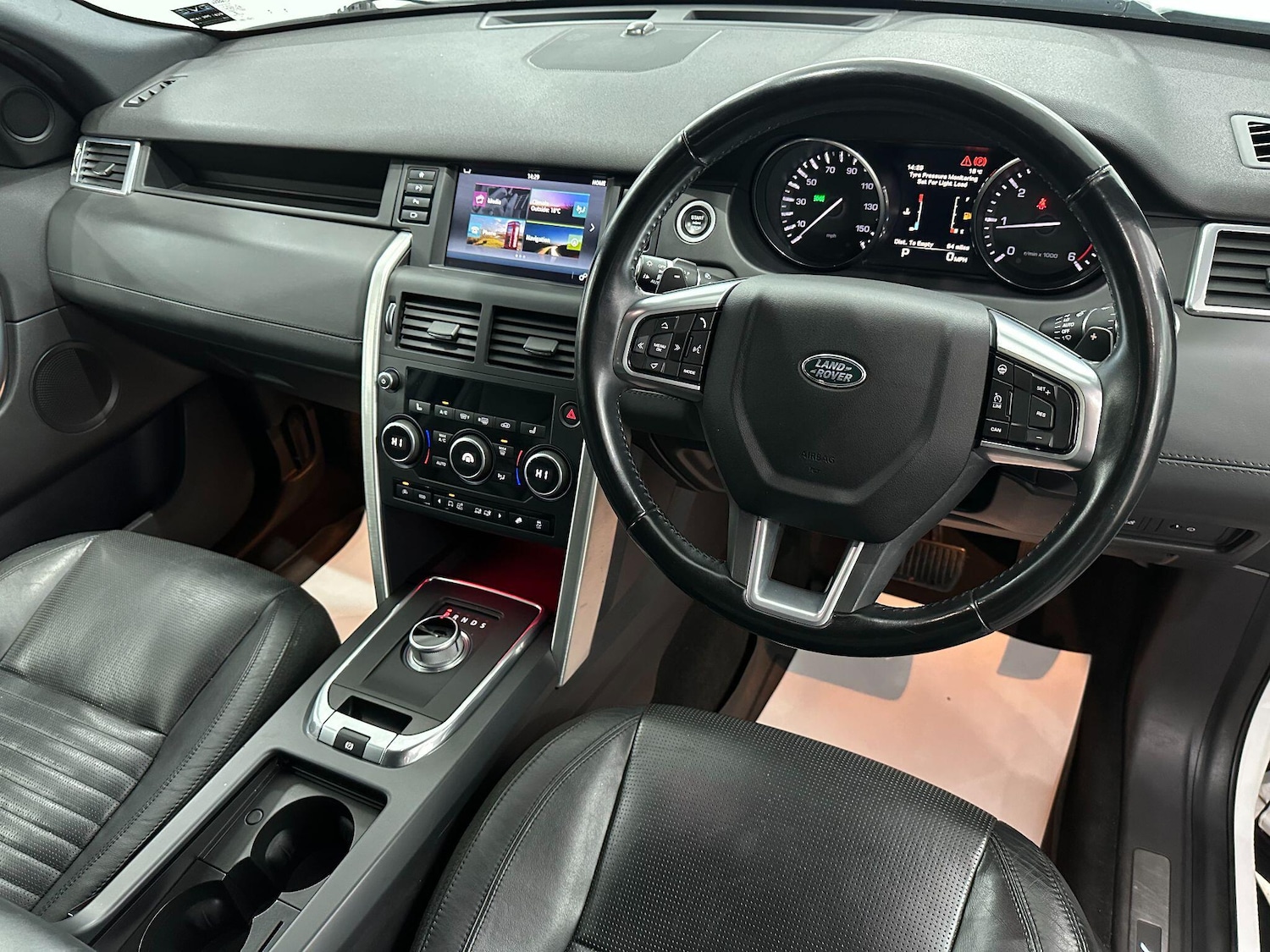 Used Land Rover Discovery Sport 2016 for sale - 76527877: Photo 31