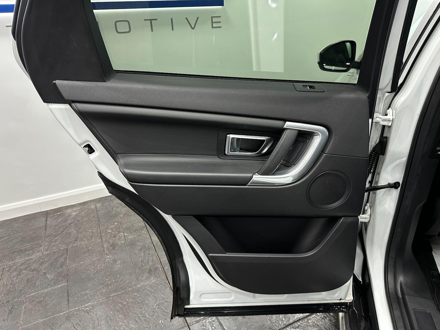 Used Land Rover Discovery Sport 2016 for sale - 76527877: Photo 63