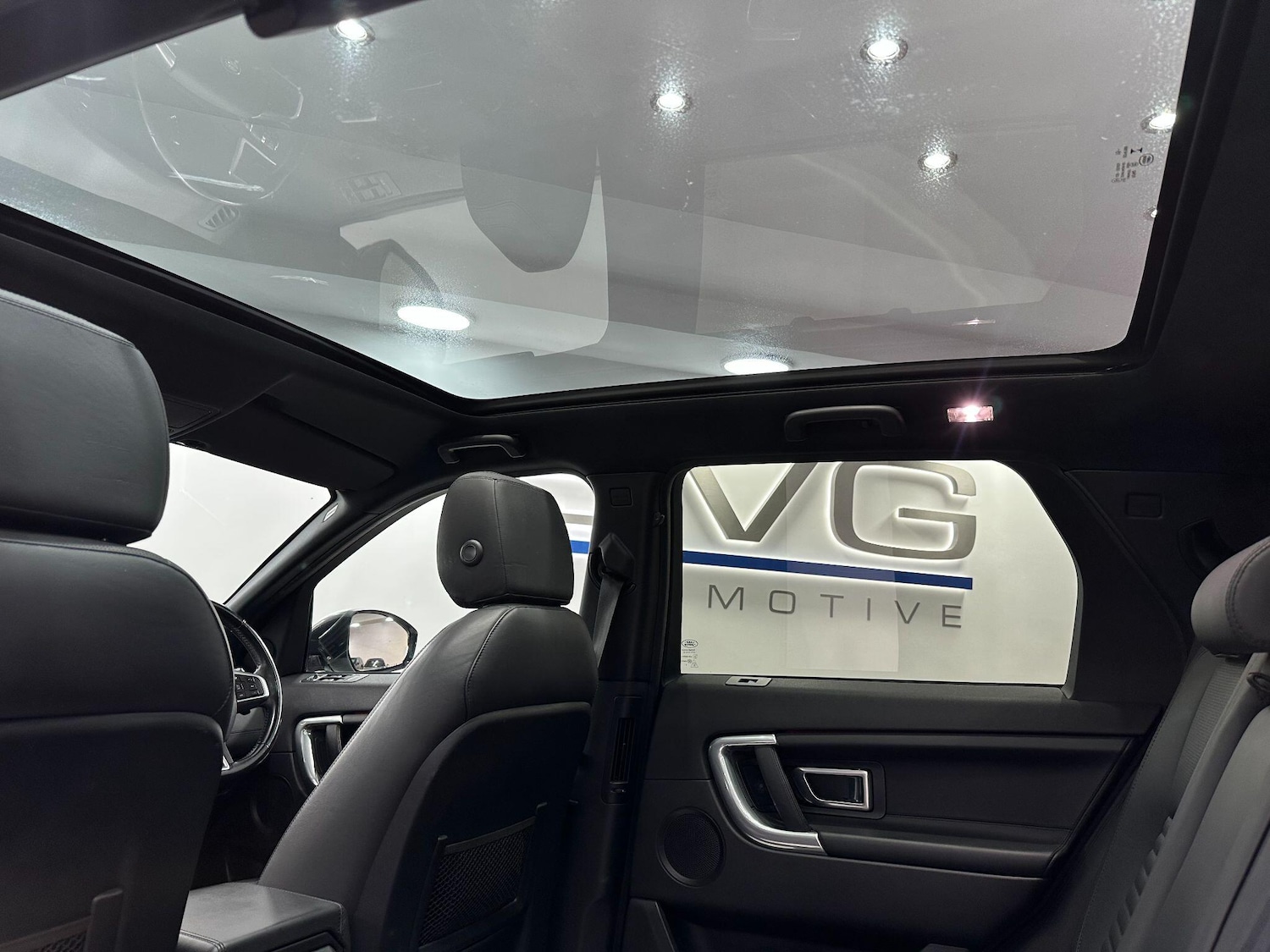 Used Land Rover Discovery Sport 2016 for sale - 76527877: Photo 65