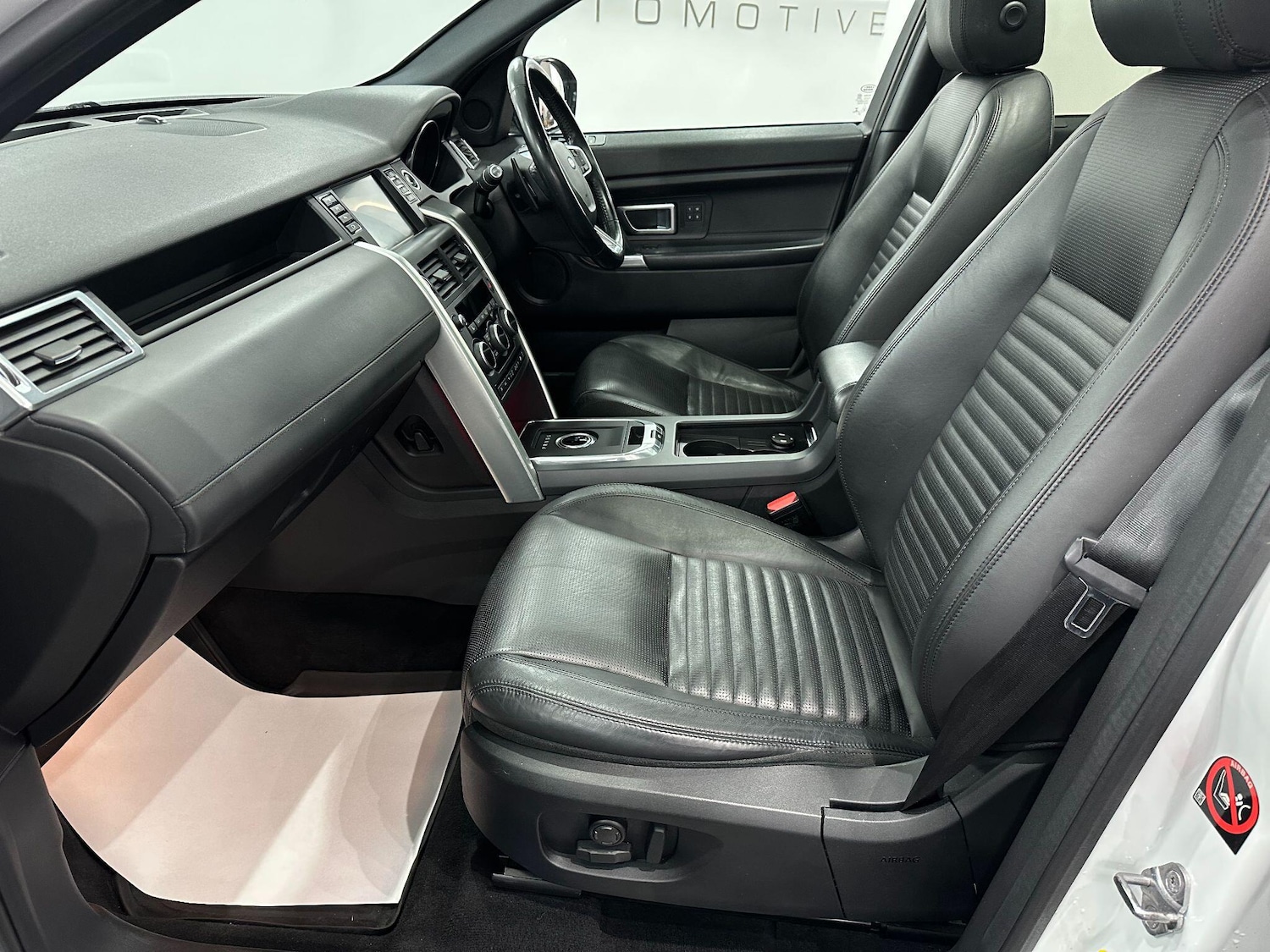 Used Land Rover Discovery Sport 2016 for sale - 76527877: Photo 73