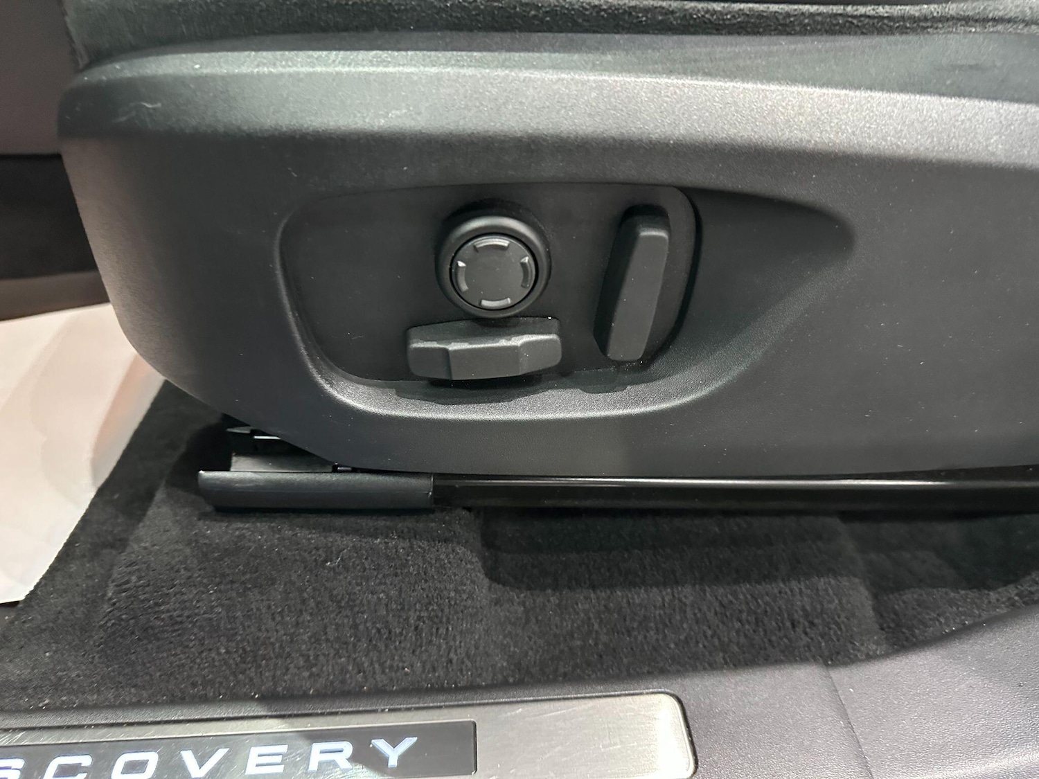 Used Land Rover Discovery Sport 2016 for sale - 76527877: Photo 75