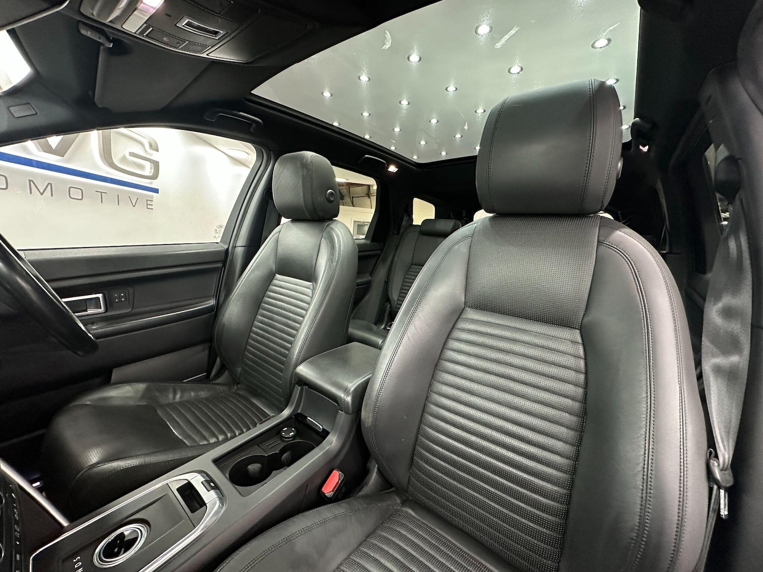 Used Land Rover Discovery Sport 2016 for sale - 76527877: Photo 76