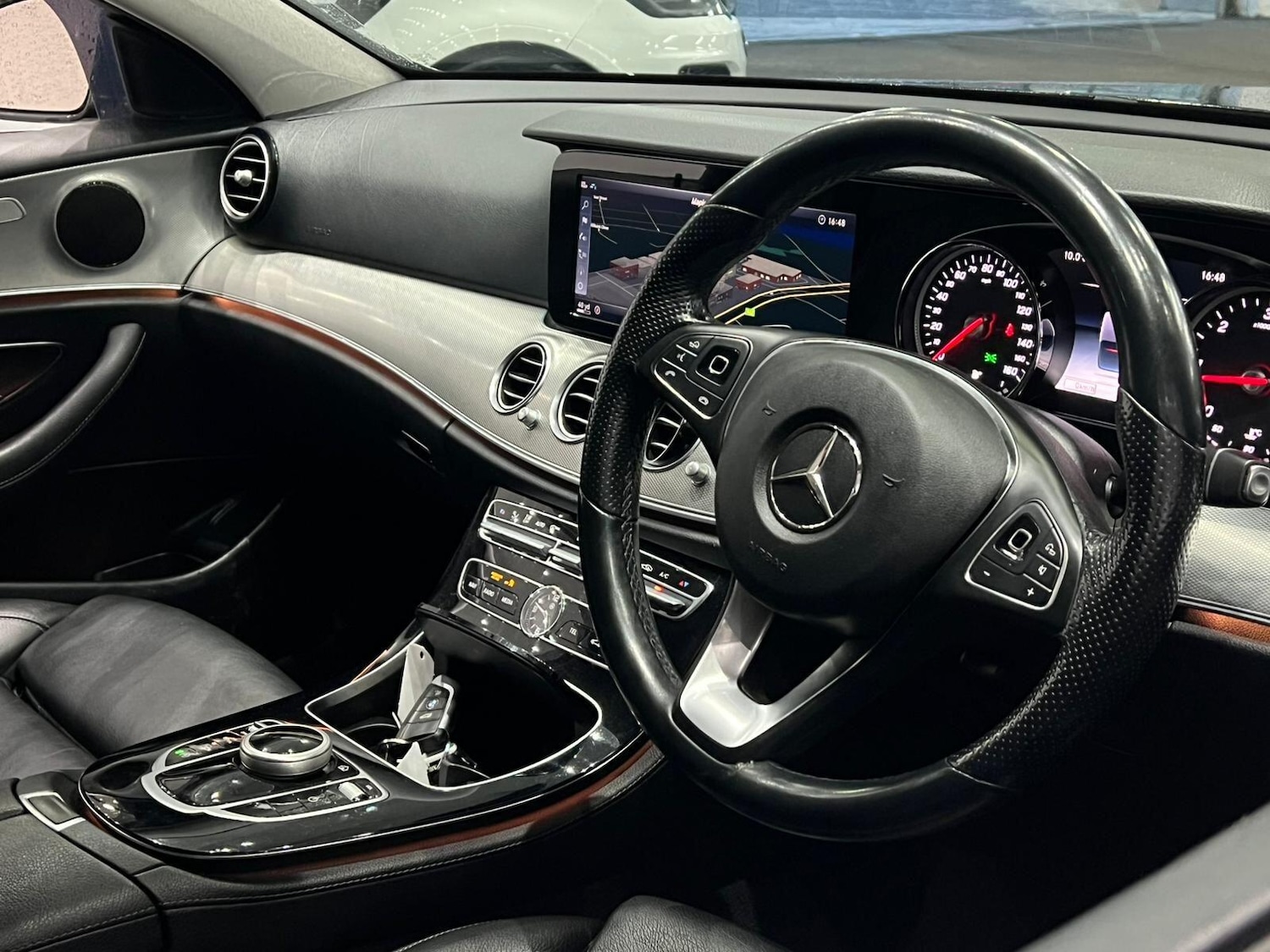 Used Mercedes-Benz E Class 2018 for sale - 77523478: Photo 2