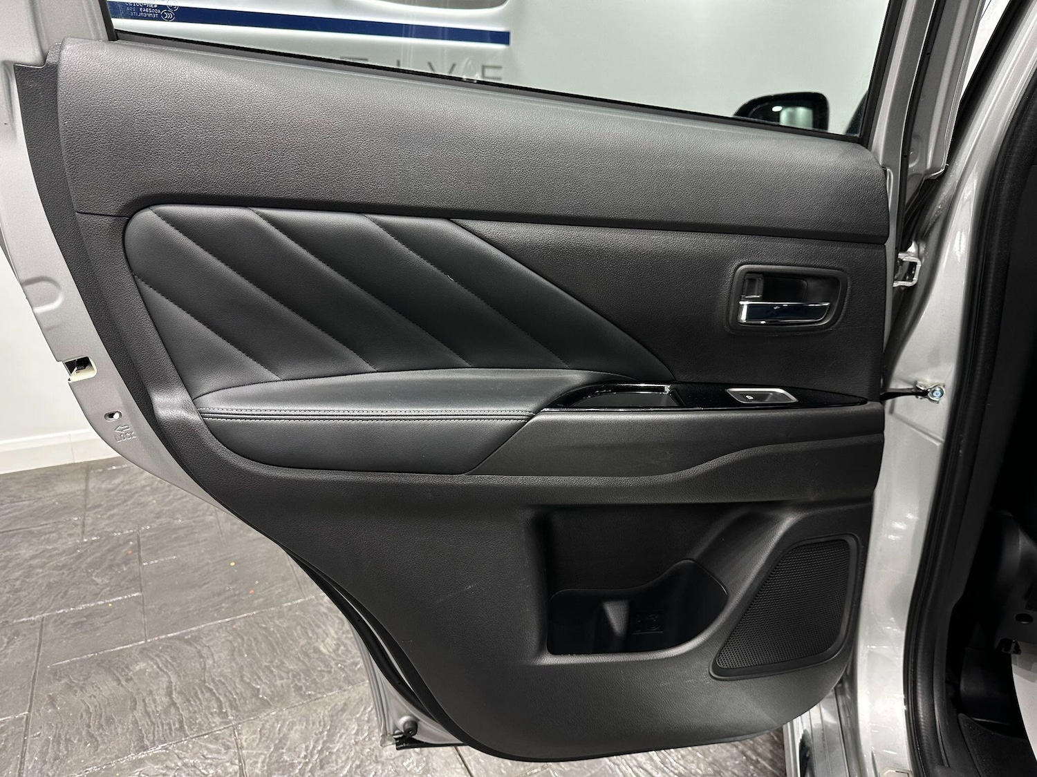 Used Mitsubishi Outlander 2018 for sale - 76619624: Photo 54