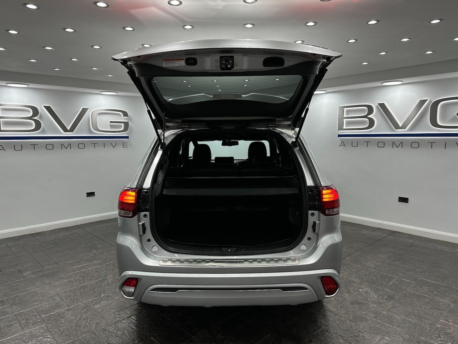 Used Mitsubishi Outlander 2018 for sale - 76619624: Photo 59