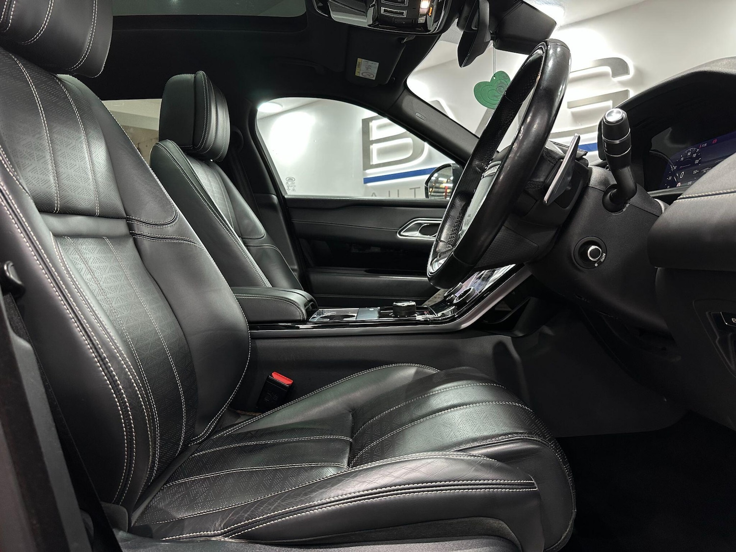 Used Land Rover Range Rover Velar for sale - 76440511: Photo 24