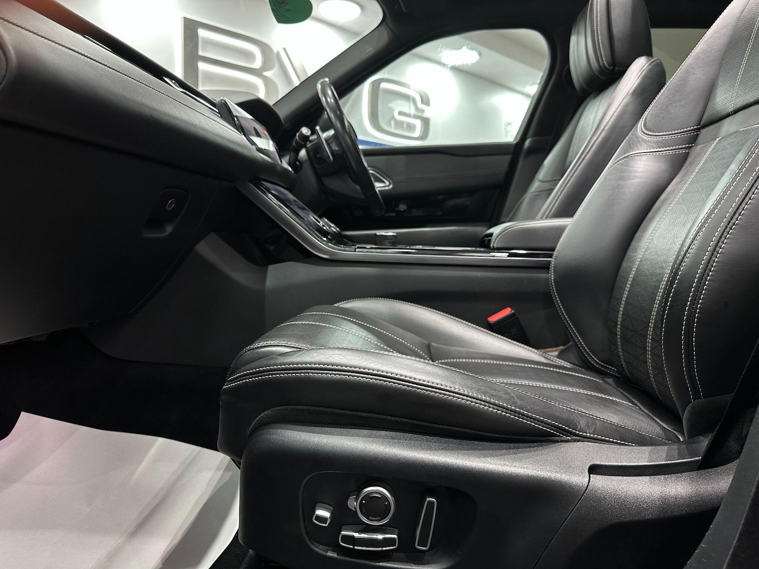 Used Land Rover Range Rover Velar for sale - 76440511: Photo 75