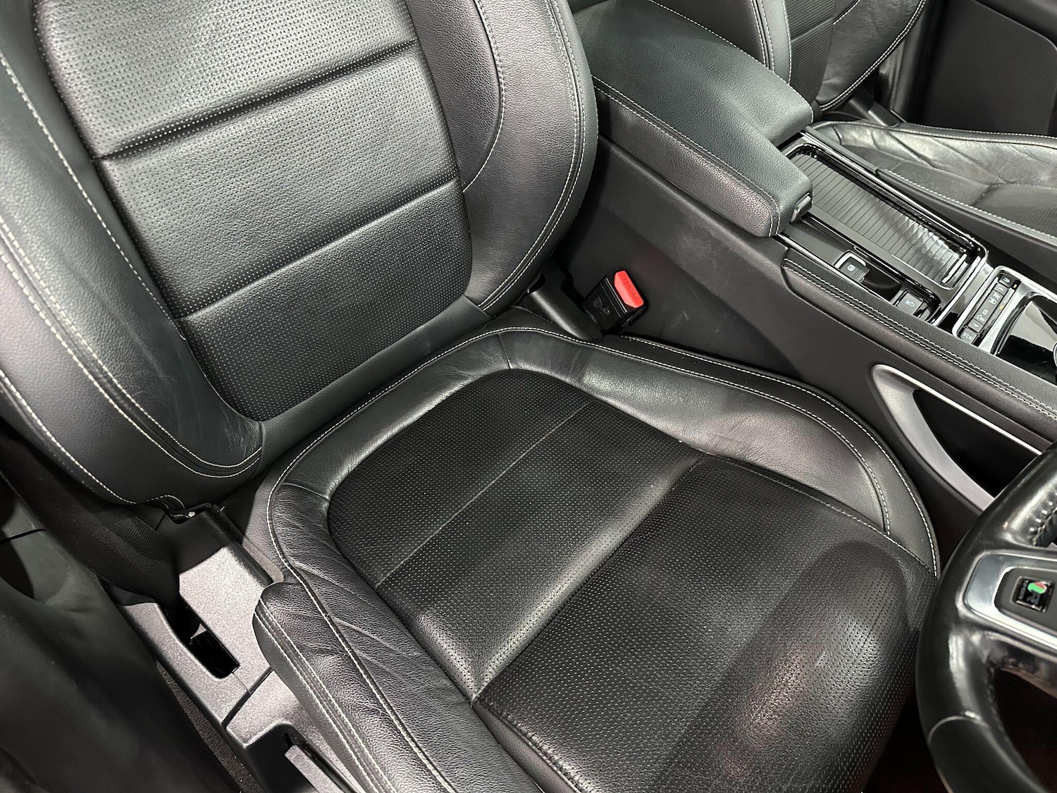 Used Jaguar F-Pace 2016 for sale - 76000826: Photo 35