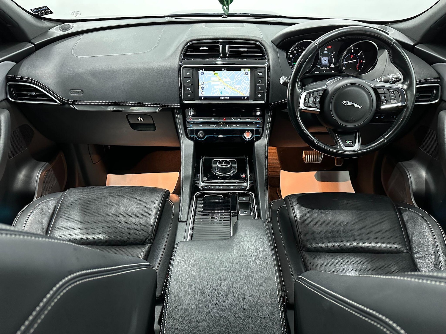 Used Jaguar F-Pace 2016 for sale - 76000826: Photo 36