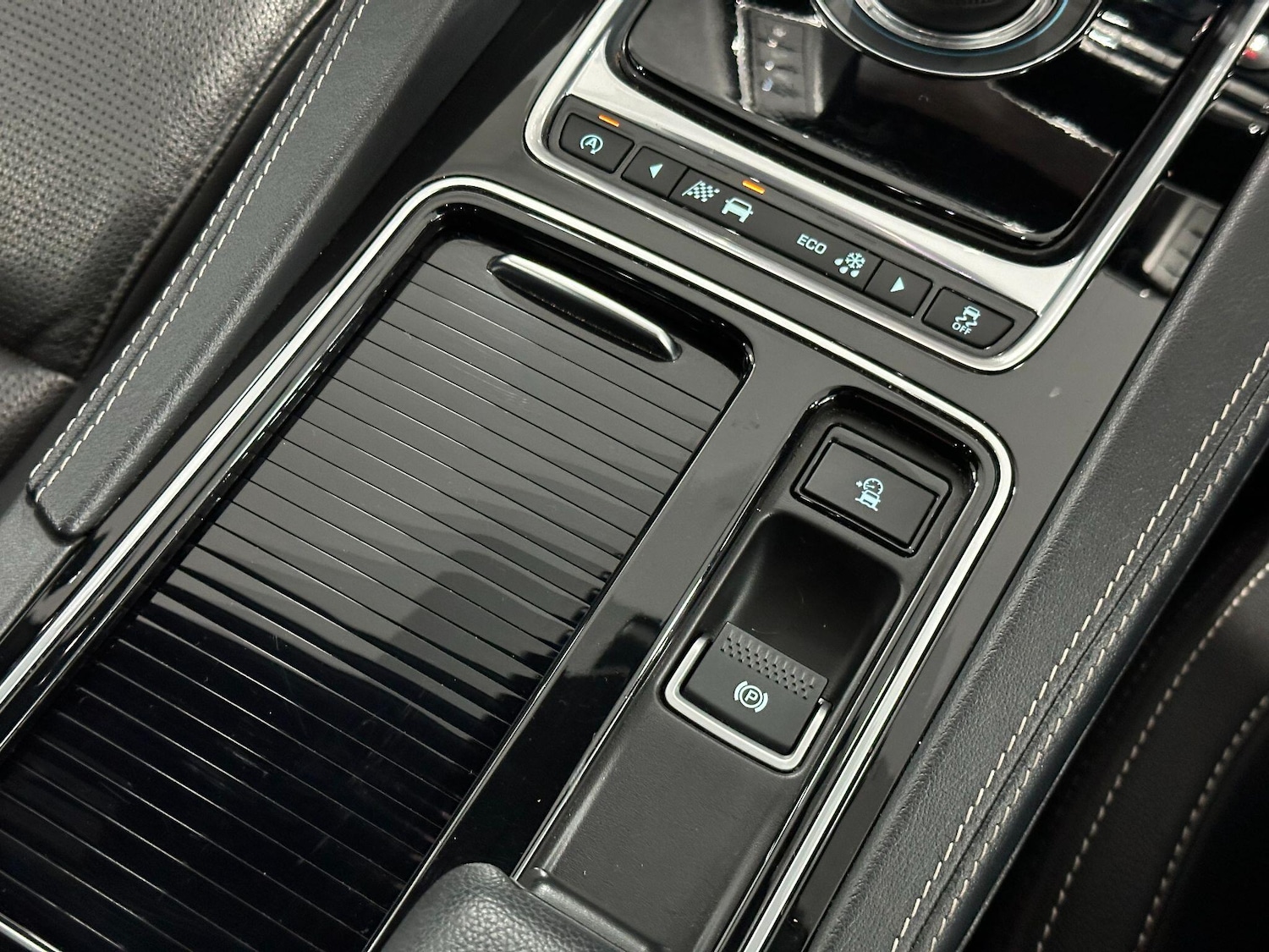 Used Jaguar F-Pace 2016 for sale - 76000826: Photo 48