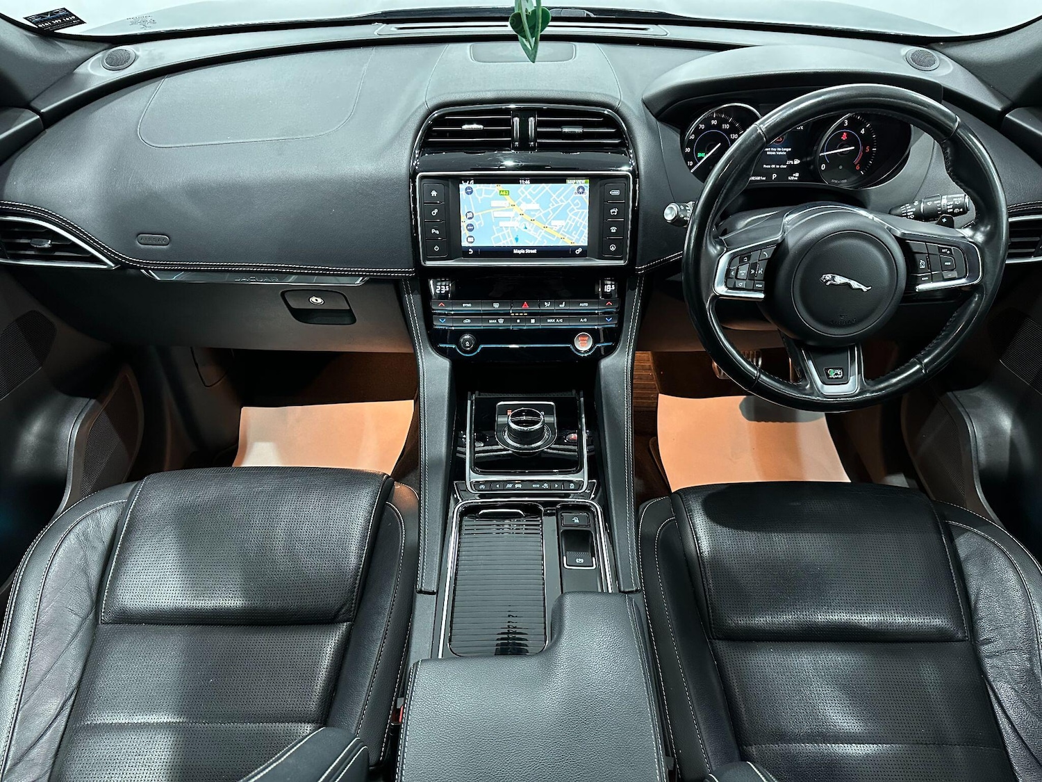 Used Jaguar F-Pace 2016 for sale - 76000826: Photo 57