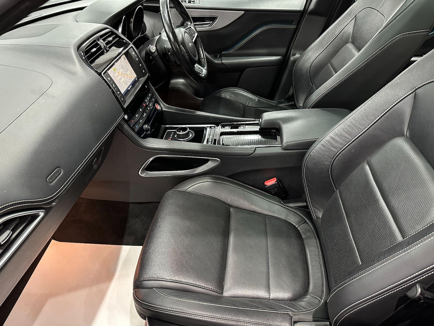 Used Jaguar F-Pace 2016 for sale - 76000826: Photo 67