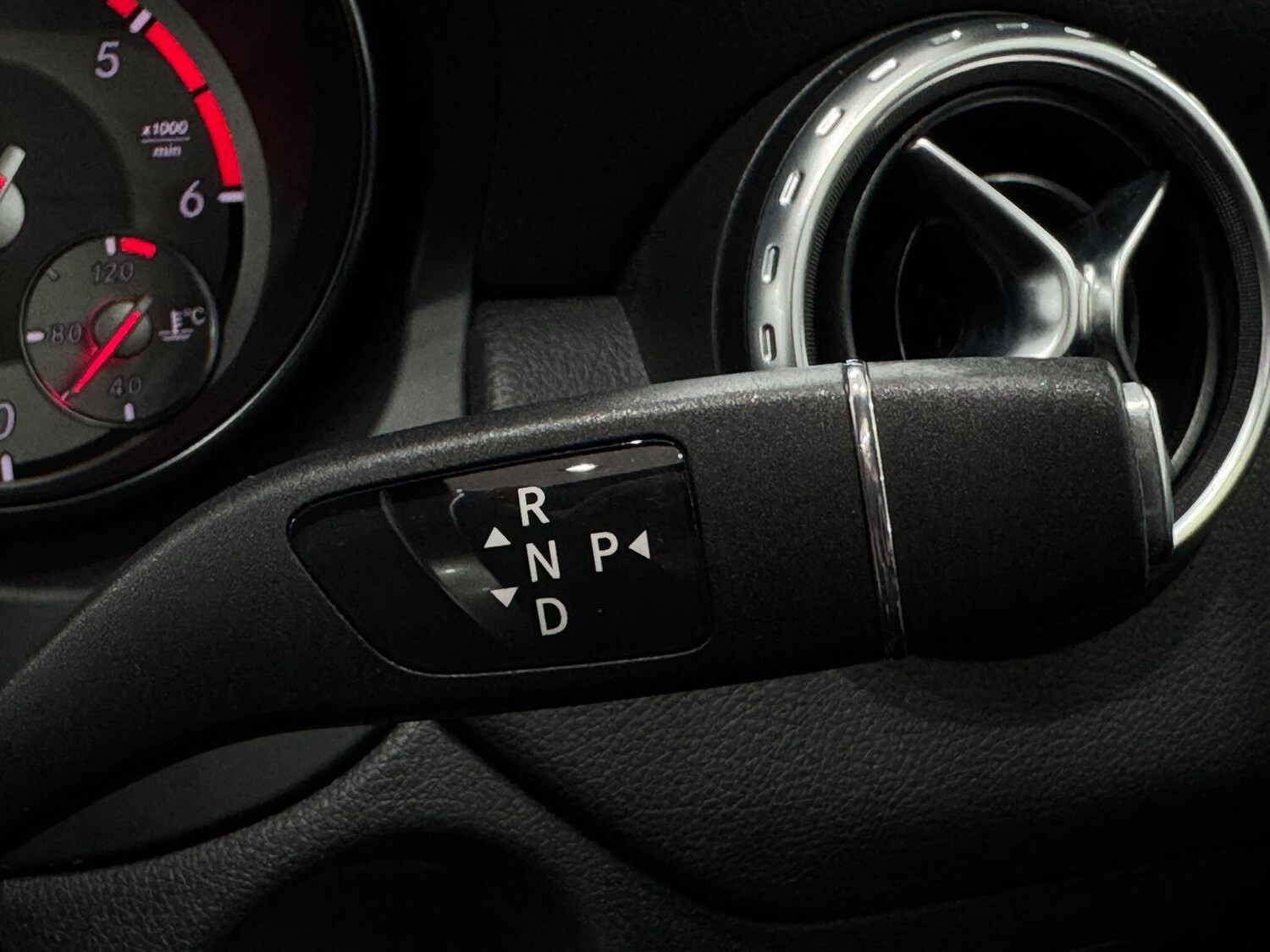 Used Mercedes-Benz GLA 2015 for sale - 77400895: Photo 50