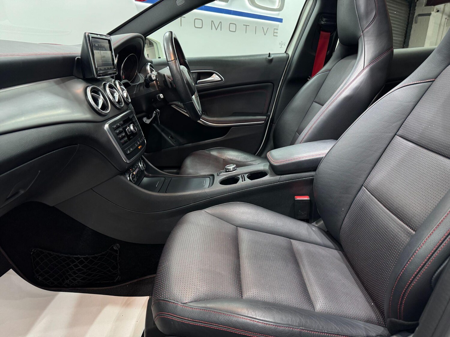 Used Mercedes-Benz GLA 2015 for sale - 77400895: Photo 53