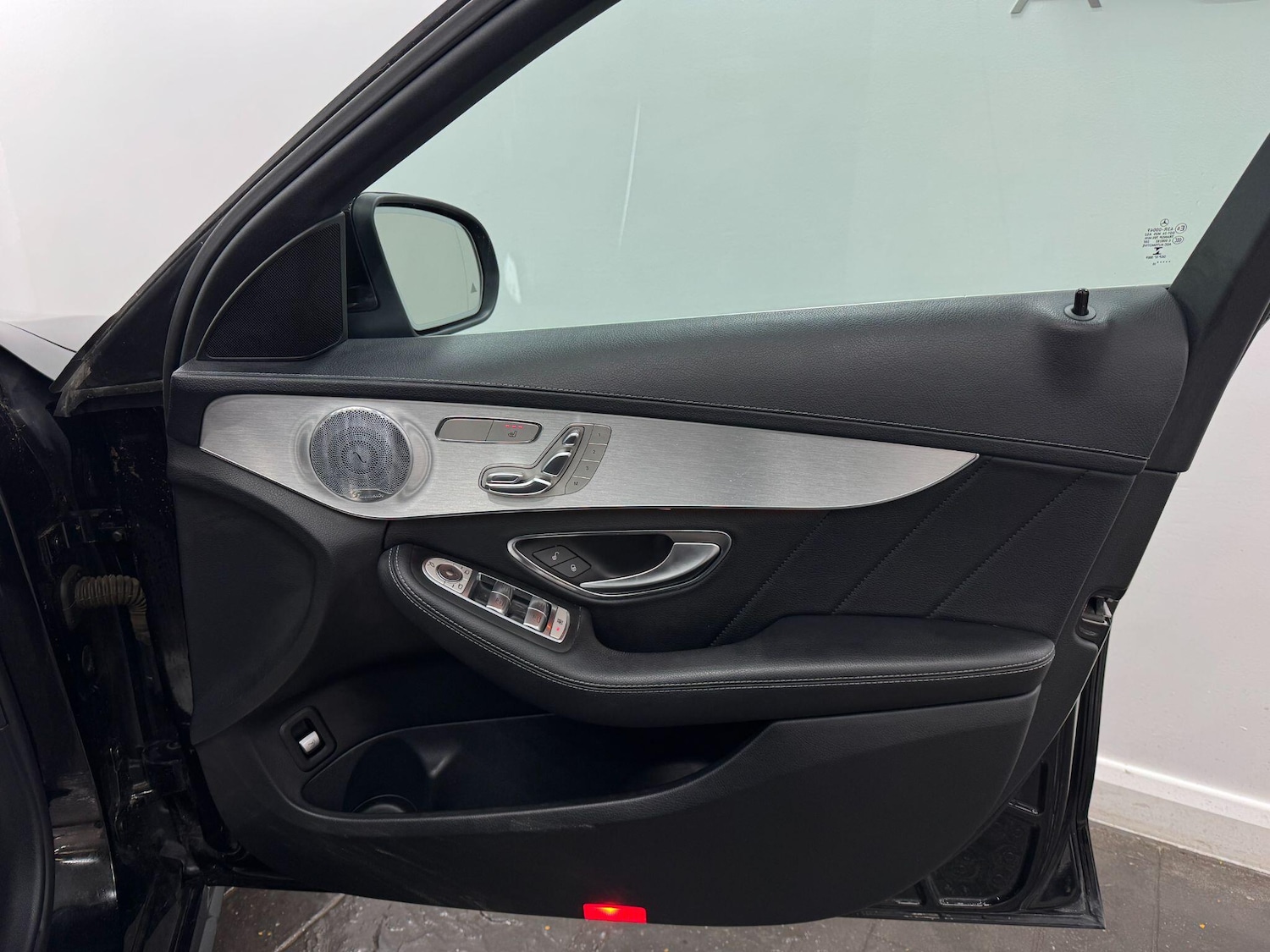 Used Mercedes-Benz C Class 2015 for sale - 77940545: Photo 26