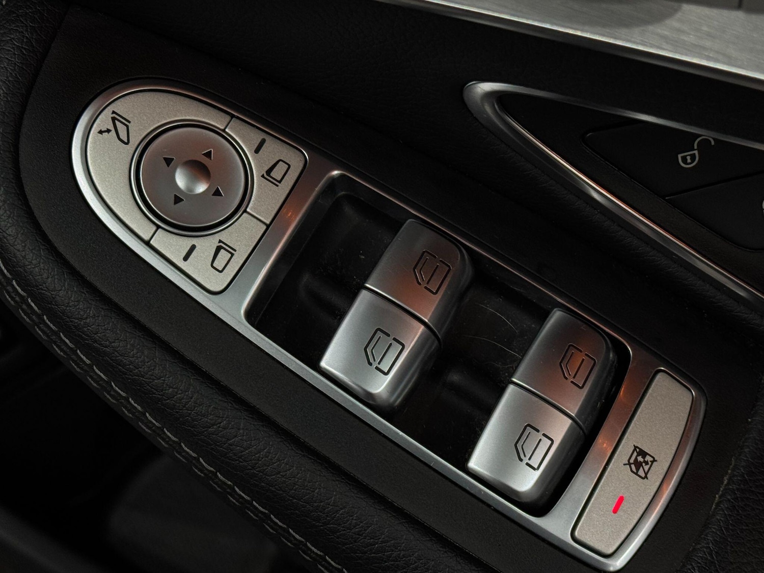 Used Mercedes-Benz C Class 2015 for sale - 77940545: Photo 29