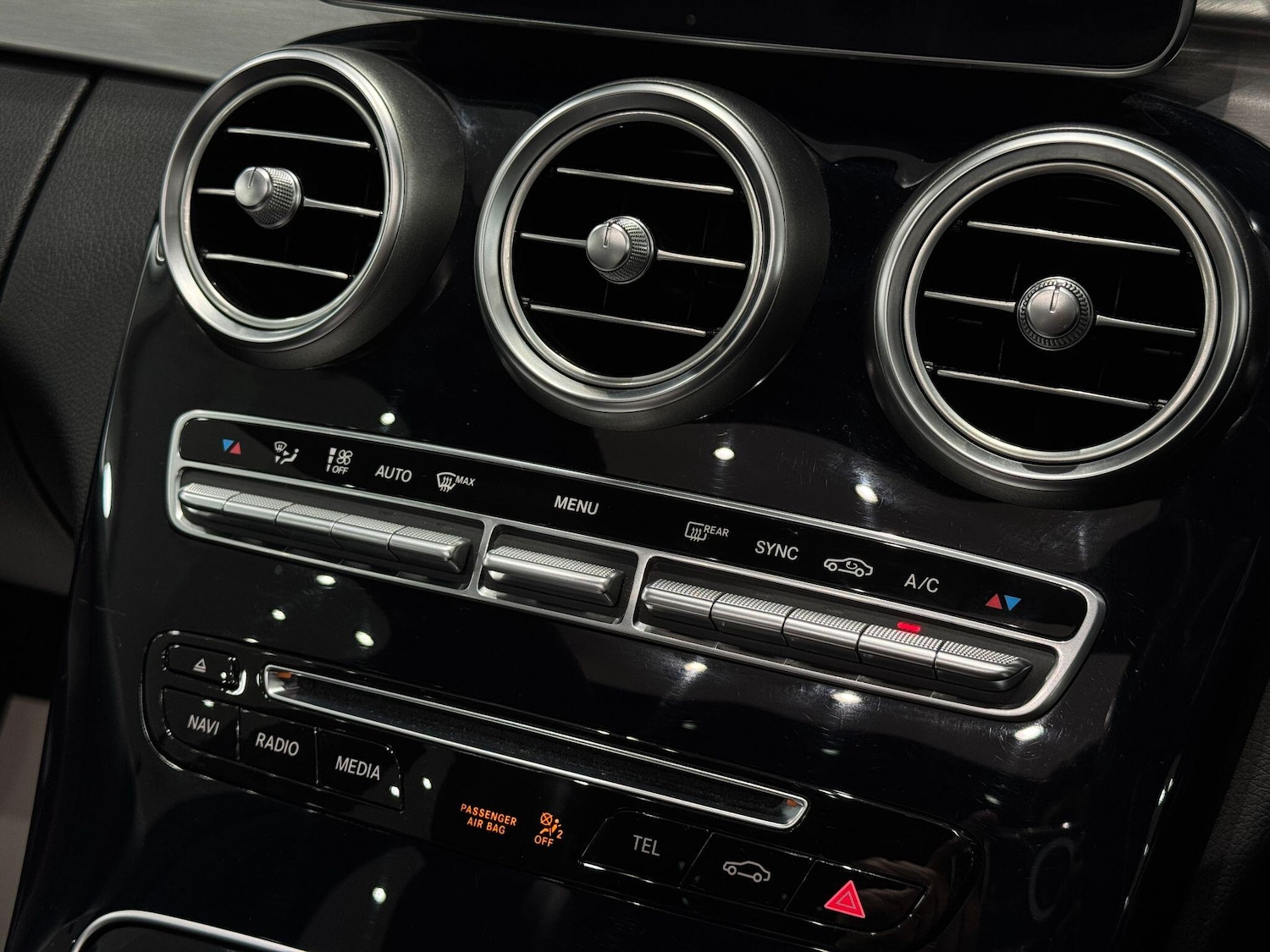 Used Mercedes-Benz C Class 2015 for sale - 77940545: Photo 38