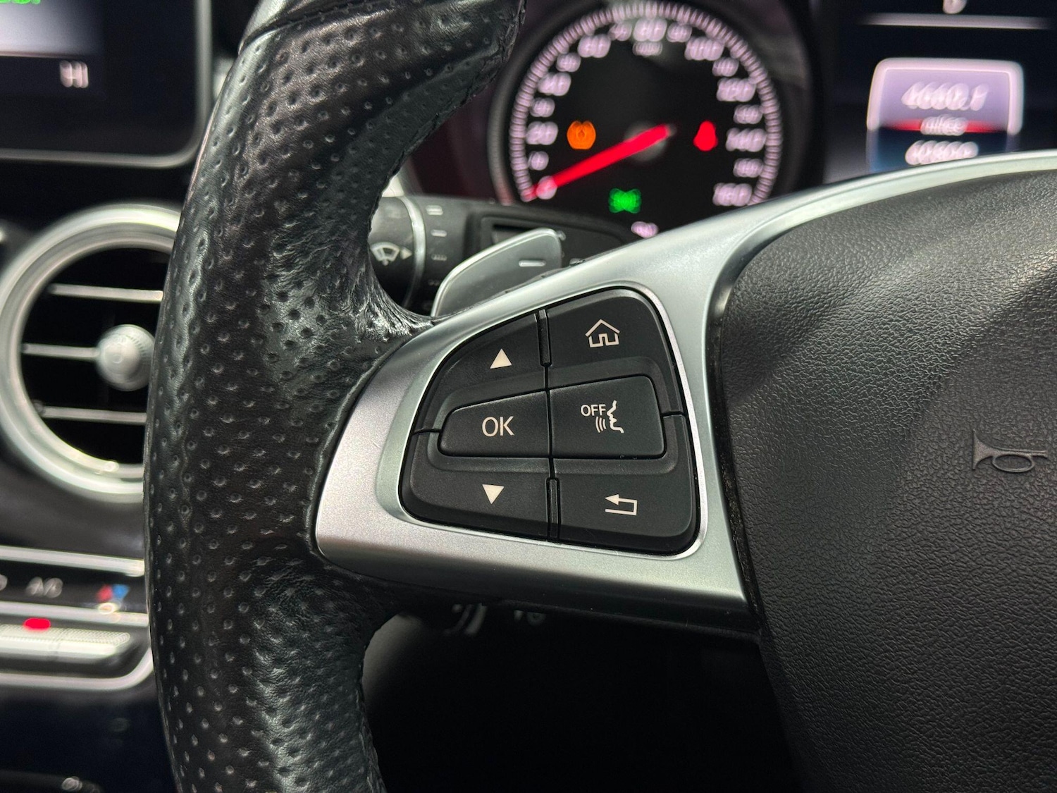 Used Mercedes-Benz C Class 2015 for sale - 77940545: Photo 44