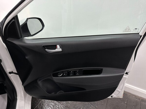 Used Hyundai i10 2017 for sale - 76259998: Photo 18