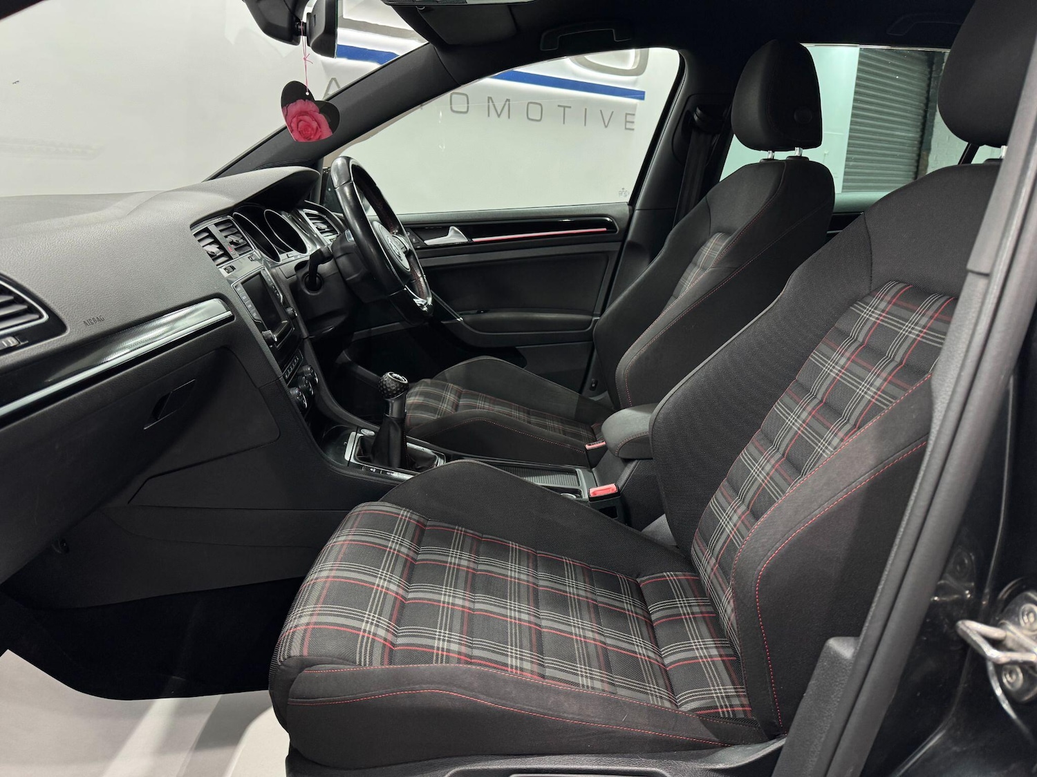 Used Volkswagen Golf 2016 for sale - 77898282: Photo 53