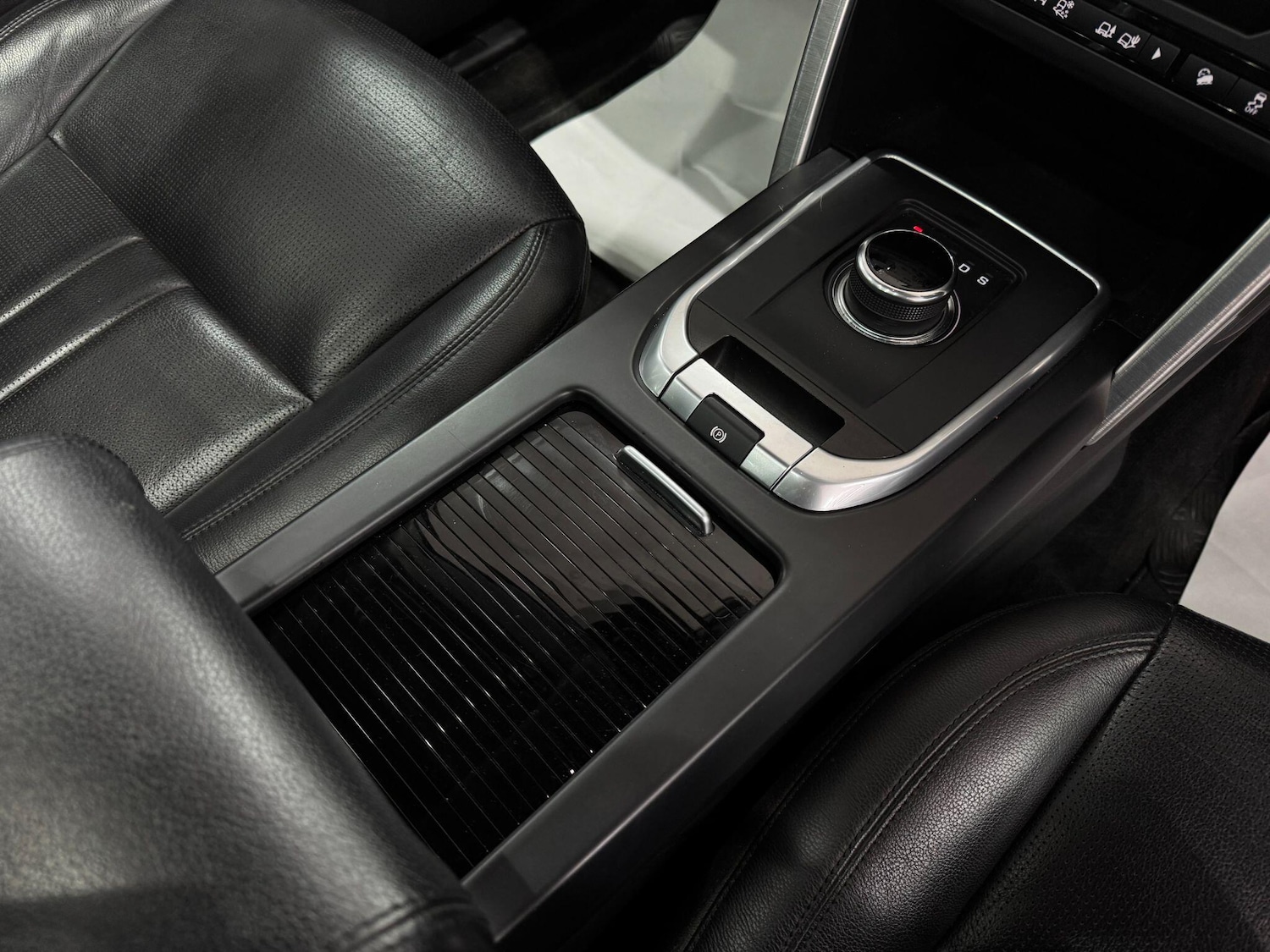 Used Land Rover Discovery Sport 2018 for sale - 77376345: Photo 40