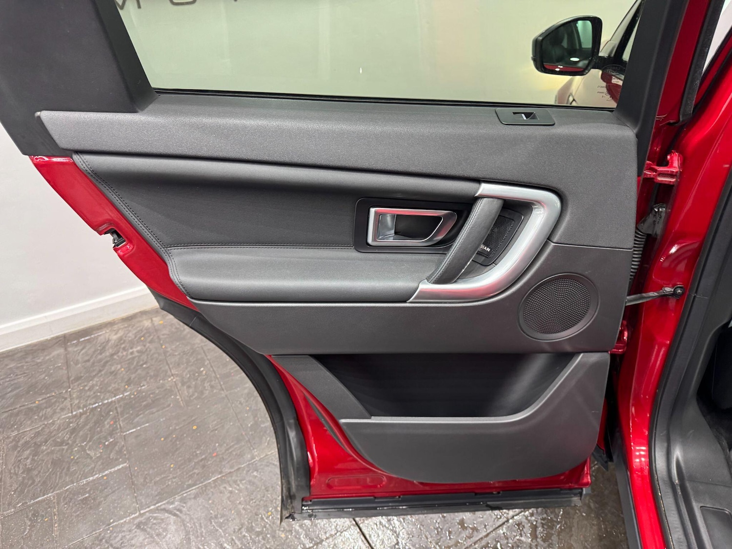 Used Land Rover Discovery Sport 2018 for sale - 77376345: Photo 51