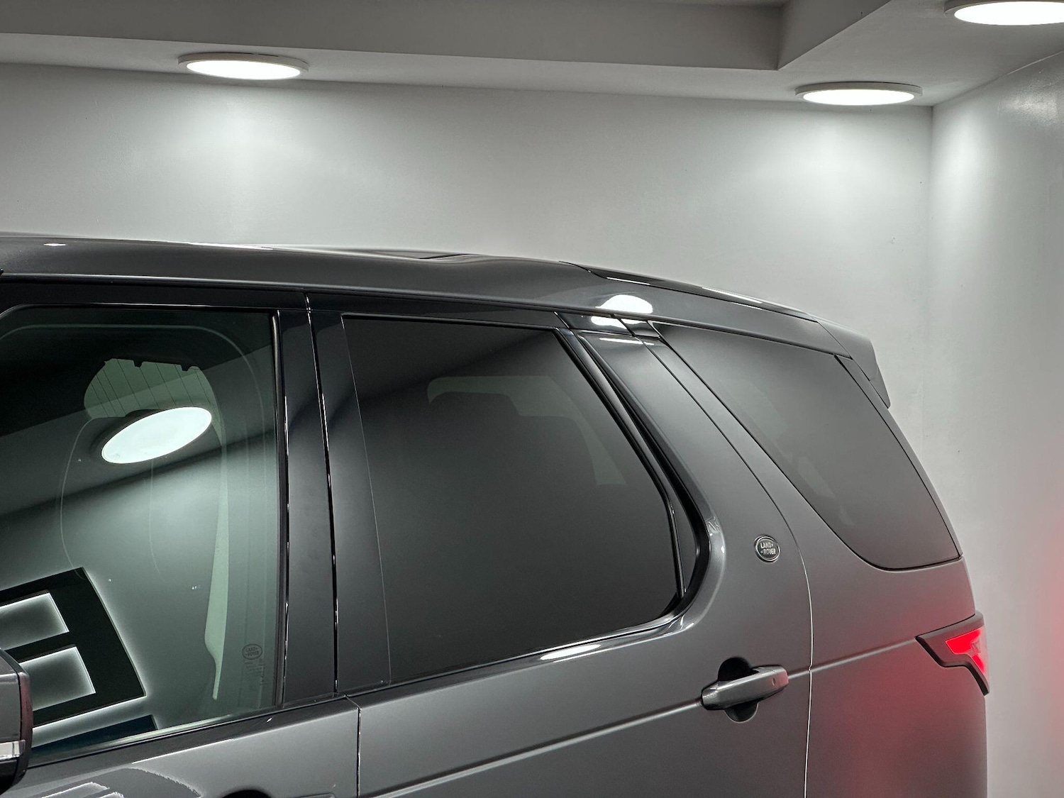 Used Land Rover Discovery 2017 for sale - 76965213: Photo 16