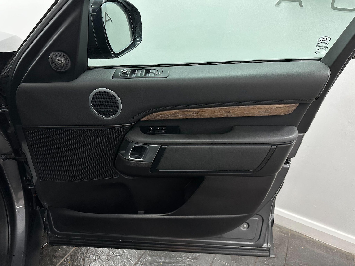 Used Land Rover Discovery 2017 for sale - 76965213: Photo 26