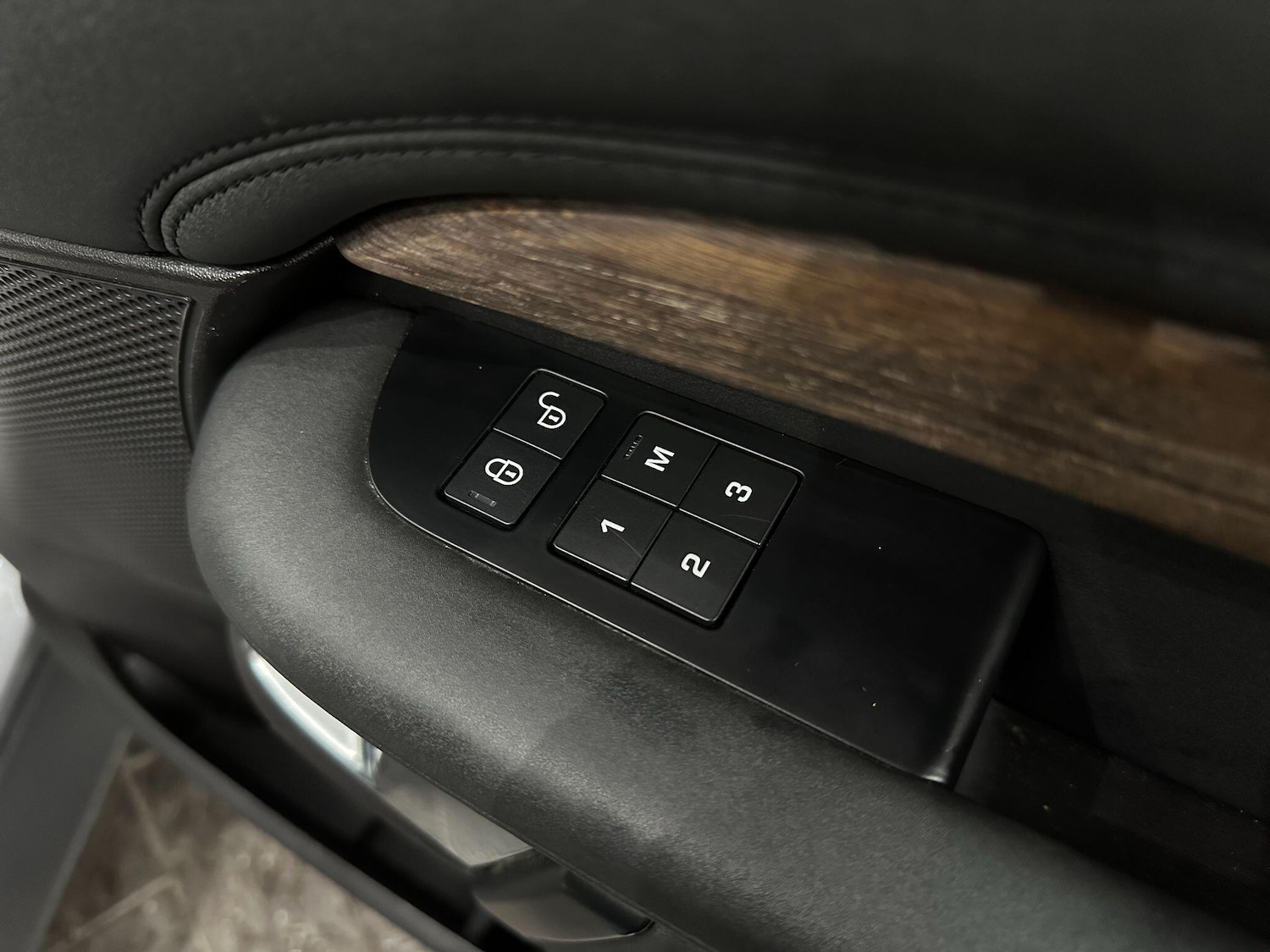 Used Land Rover Discovery 2017 for sale - 76965213: Photo 29