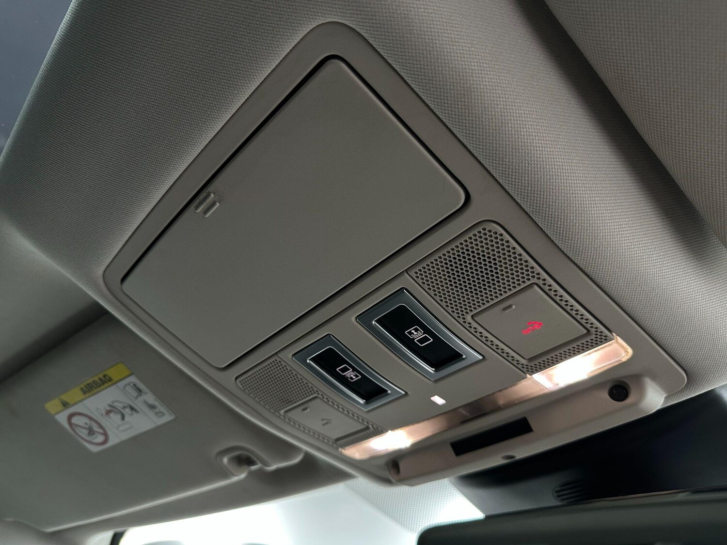 Used Land Rover Discovery 2017 for sale - 76965213: Photo 30