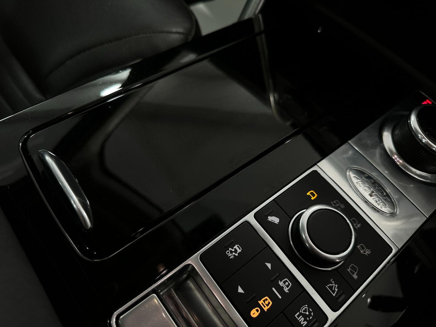 Used Land Rover Discovery 2017 for sale - 76965213: Photo 51