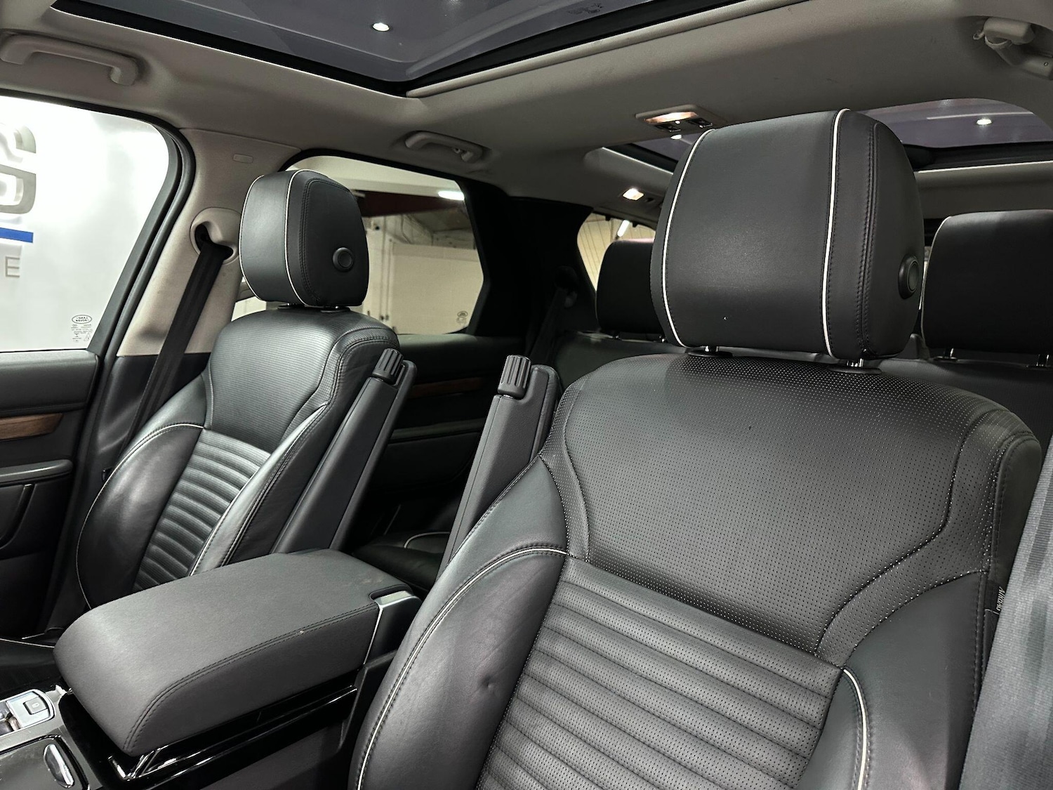 Used Land Rover Discovery 2017 for sale - 76965213: Photo 64