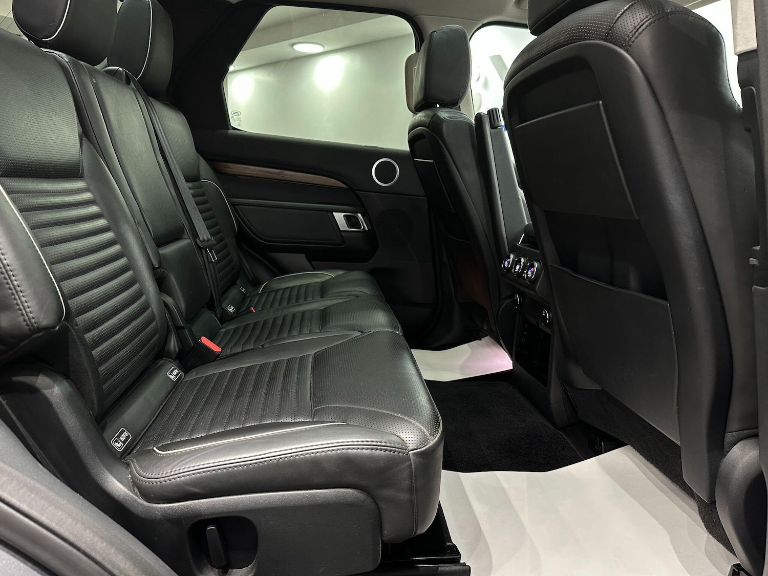 Used Land Rover Discovery 2017 for sale - 76965213: Photo 71