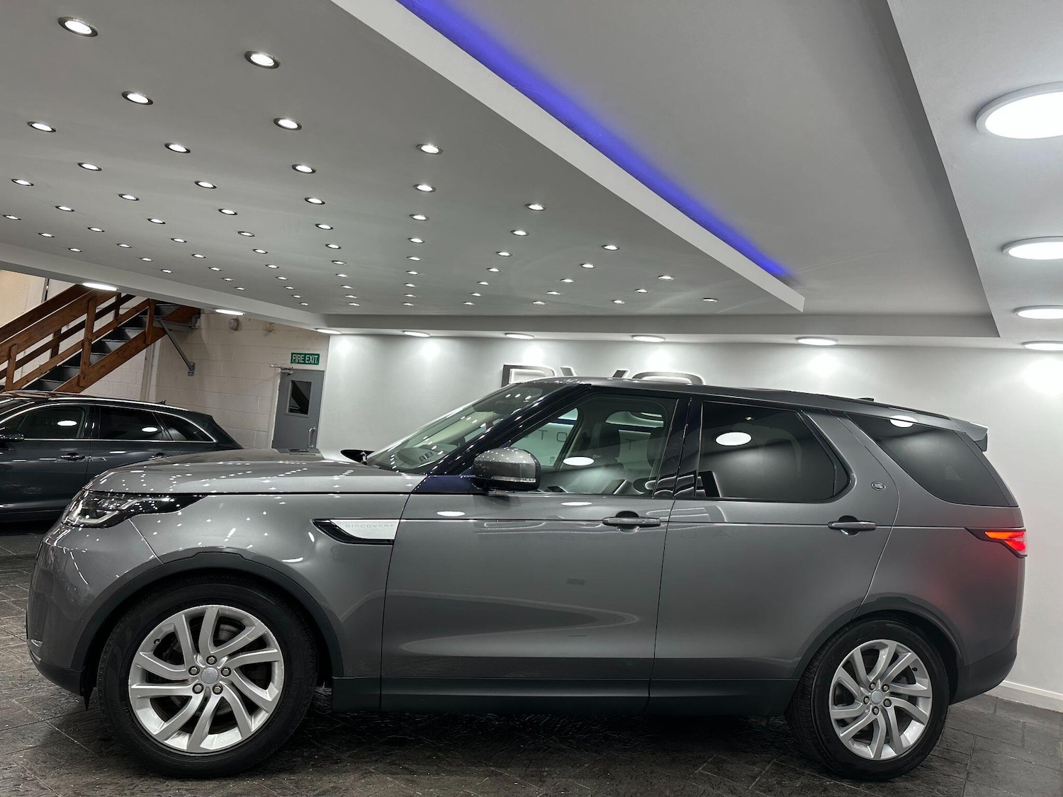 Used Land Rover Discovery 2017 for sale - 76965213: Photo 8