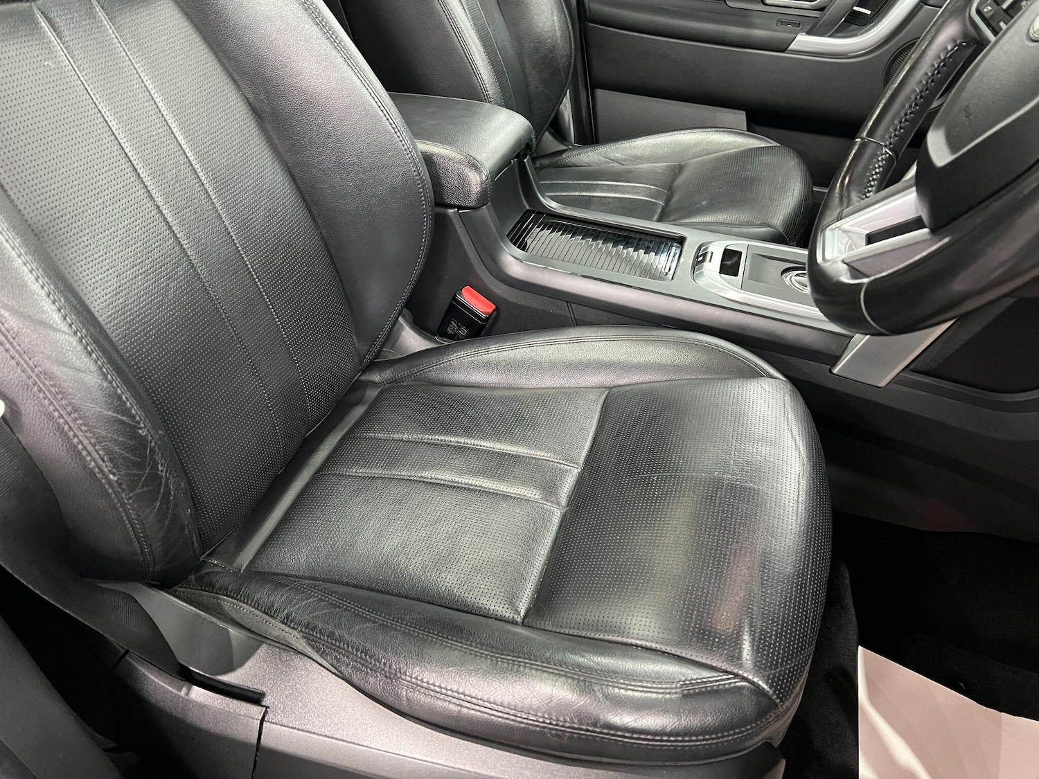 Used Land Rover Discovery Sport 2017 for sale - 76689635: Photo 31