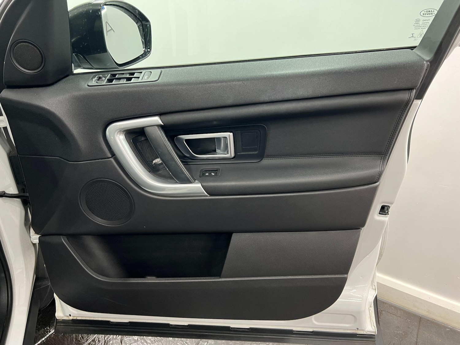 Used Land Rover Discovery Sport 2017 for sale - 76689635: Photo 34