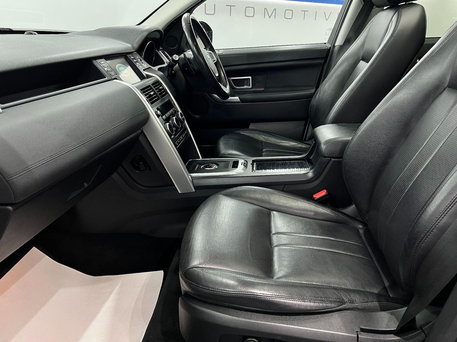 Used Land Rover Discovery Sport 2017 for sale - 76689635: Photo 61