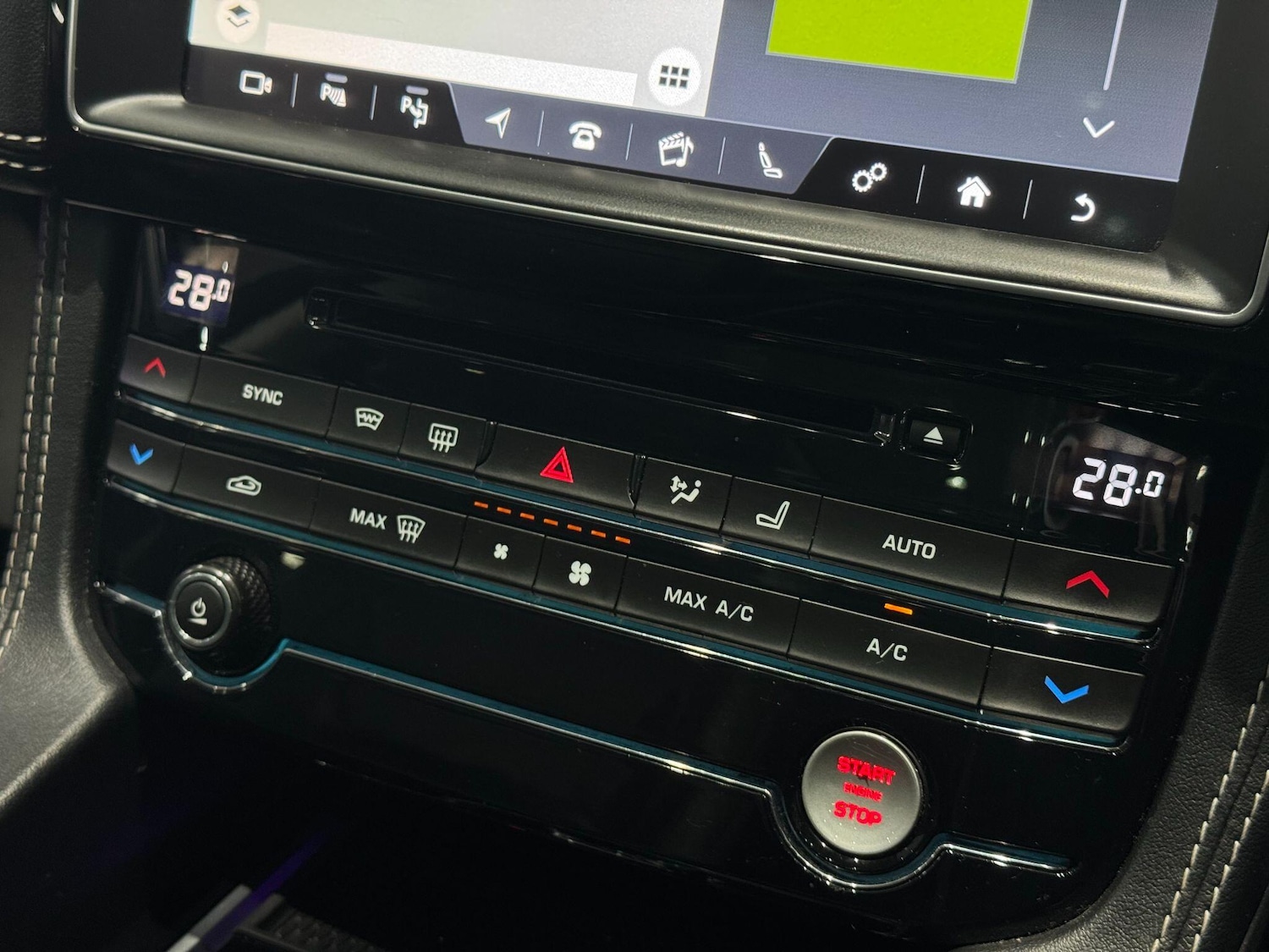 Used Jaguar F-Pace 2016 for sale - 77120778: Photo 47